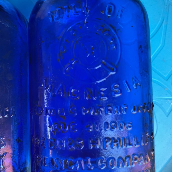 Vintage Embossed Cobalt Blue Glass Bottle Phillips Milk Magnesia Set 2 1906 CT - Picture 5 of 6